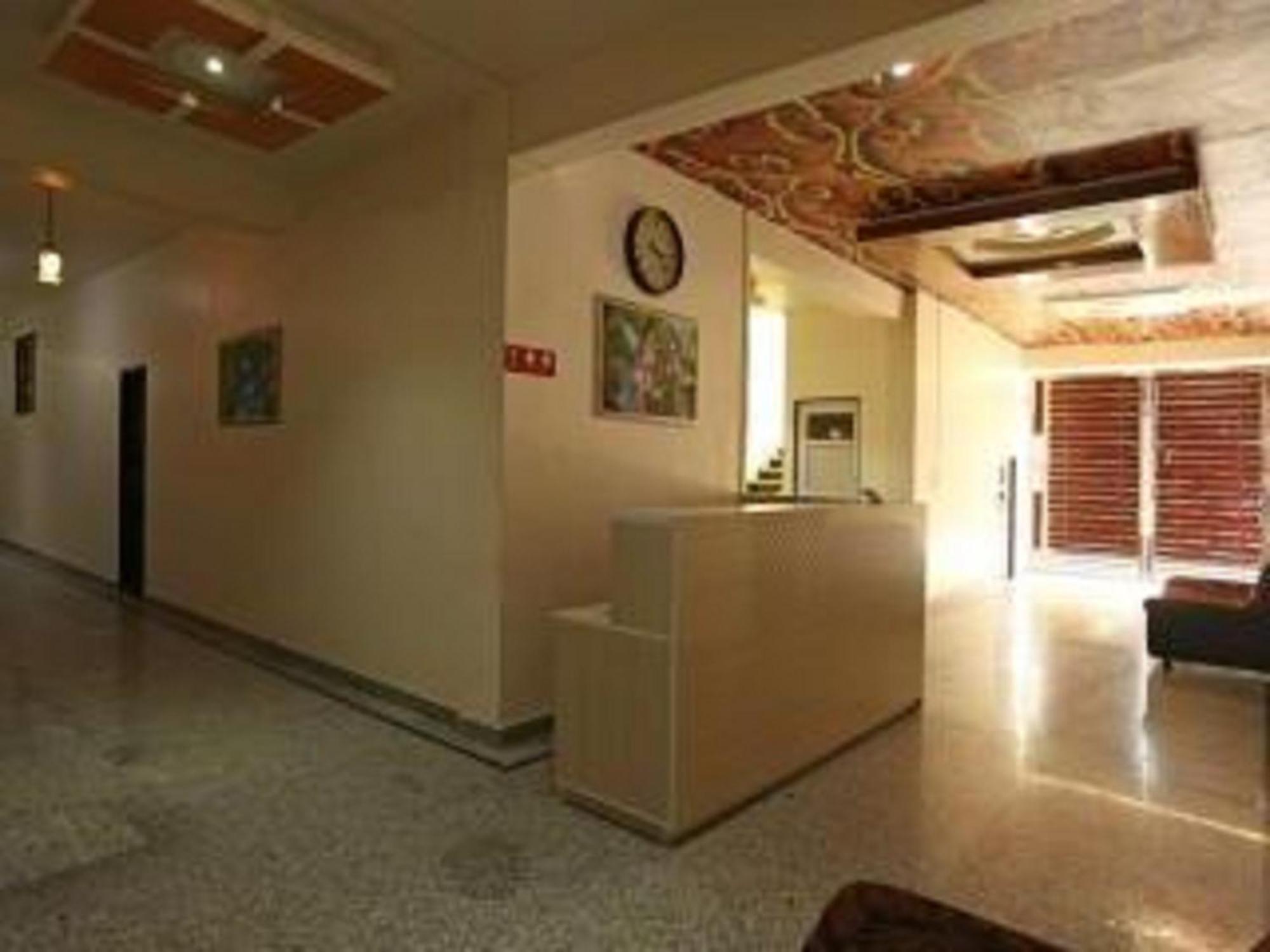 Anamsa Residency Hotell Vrindāvan Exteriör bild