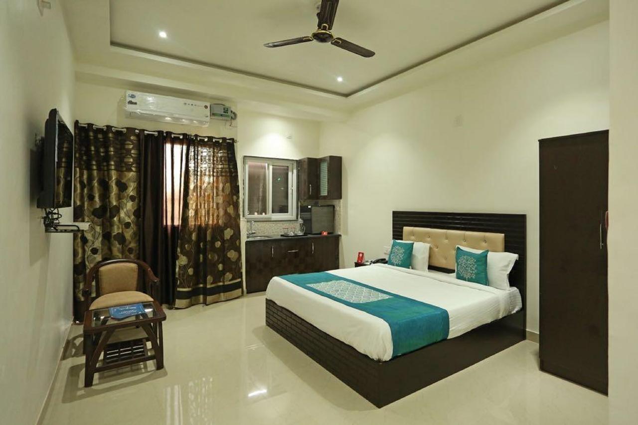 Anamsa Residency Hotell Vrindāvan Exteriör bild