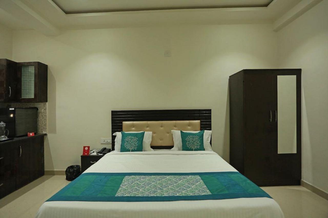 Anamsa Residency Hotell Vrindāvan Exteriör bild
