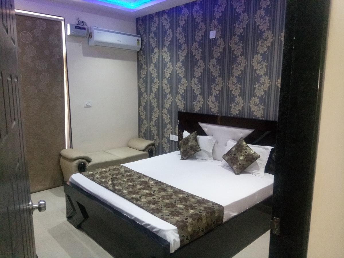 Anamsa Residency Hotell Vrindāvan Exteriör bild