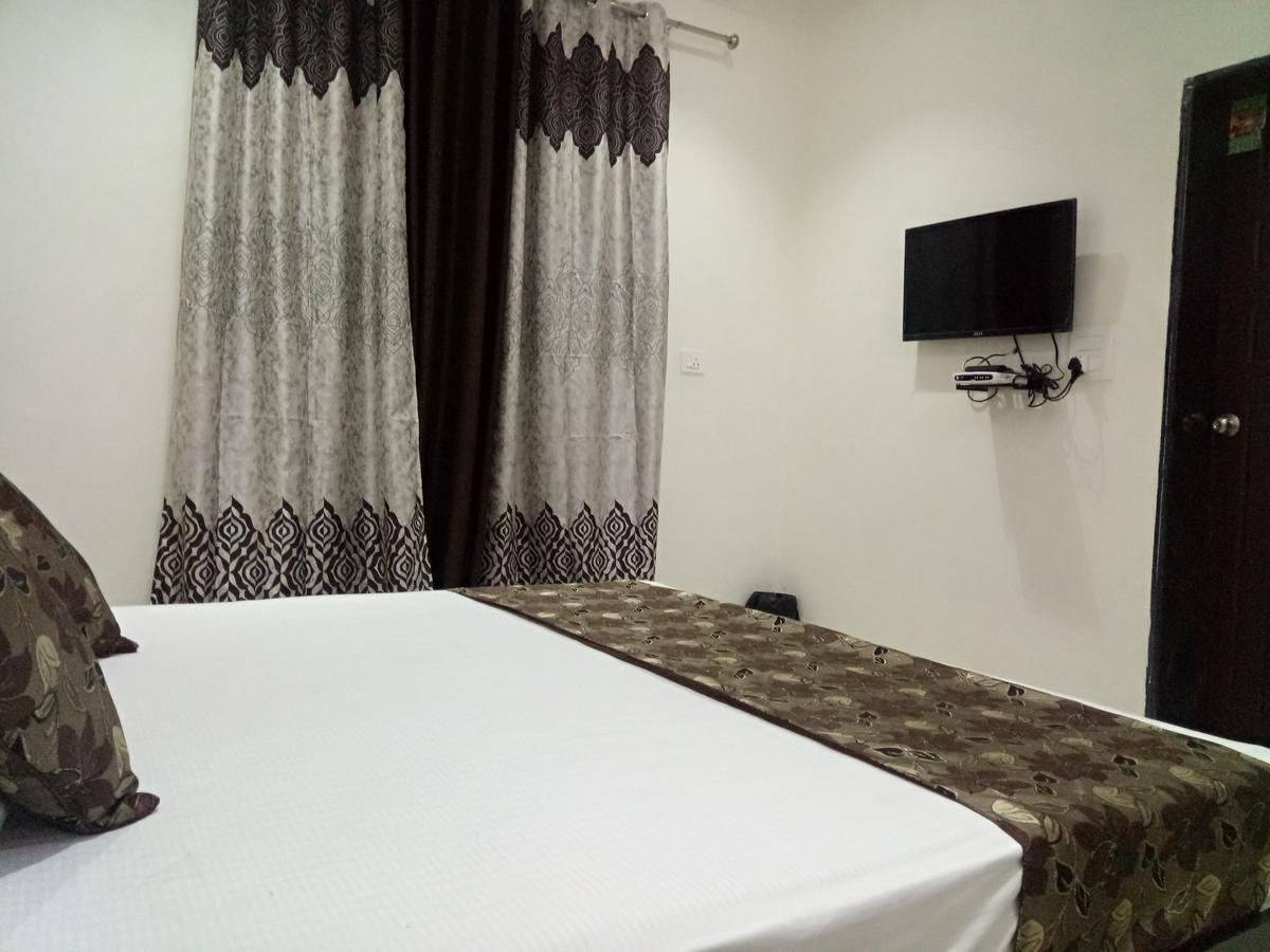 Anamsa Residency Hotell Vrindāvan Exteriör bild
