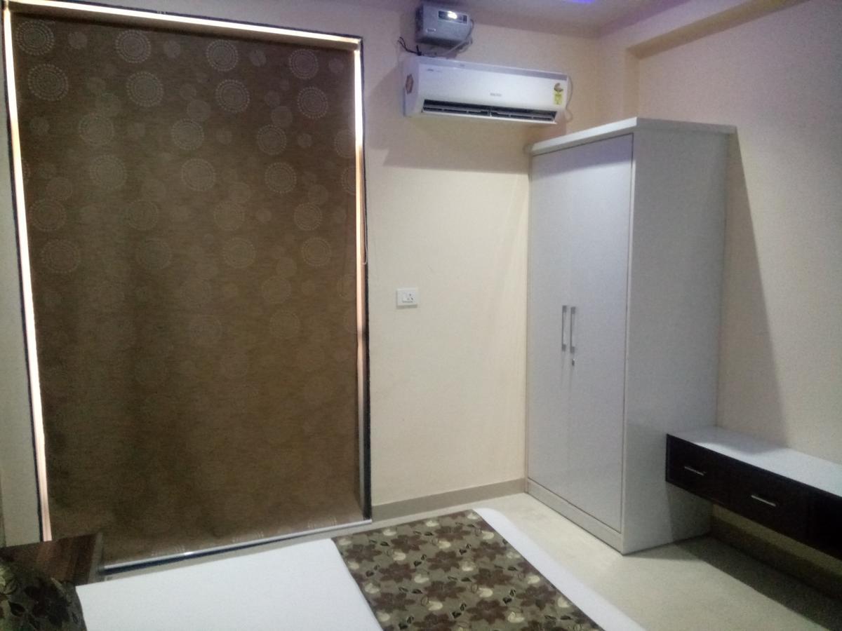 Anamsa Residency Hotell Vrindāvan Exteriör bild