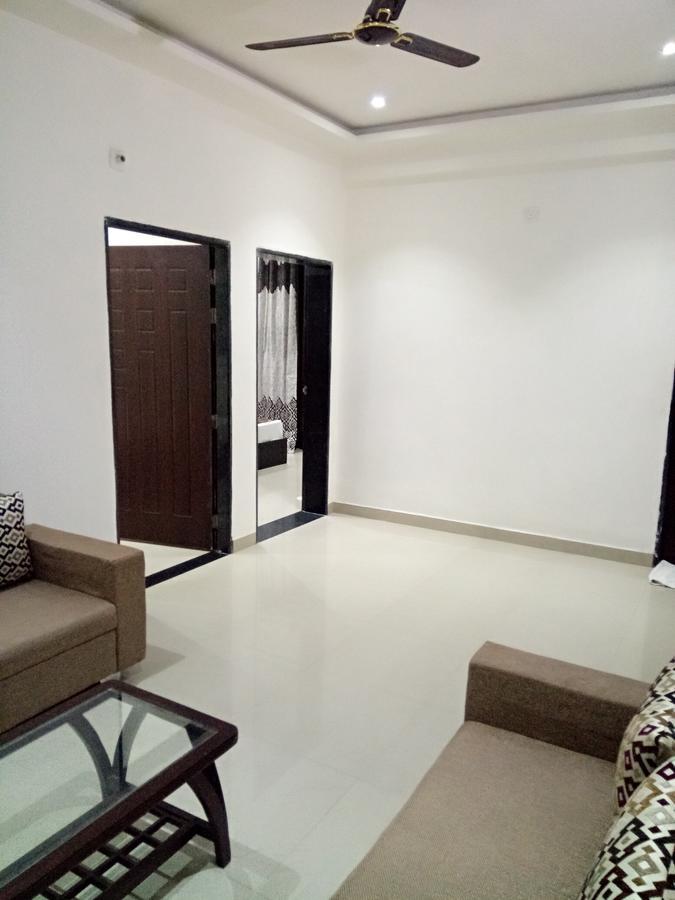 Anamsa Residency Hotell Vrindāvan Exteriör bild
